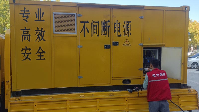 通州柴油发电机组和UPS电源配合使用时，如何避免切换过程中的电力中断？